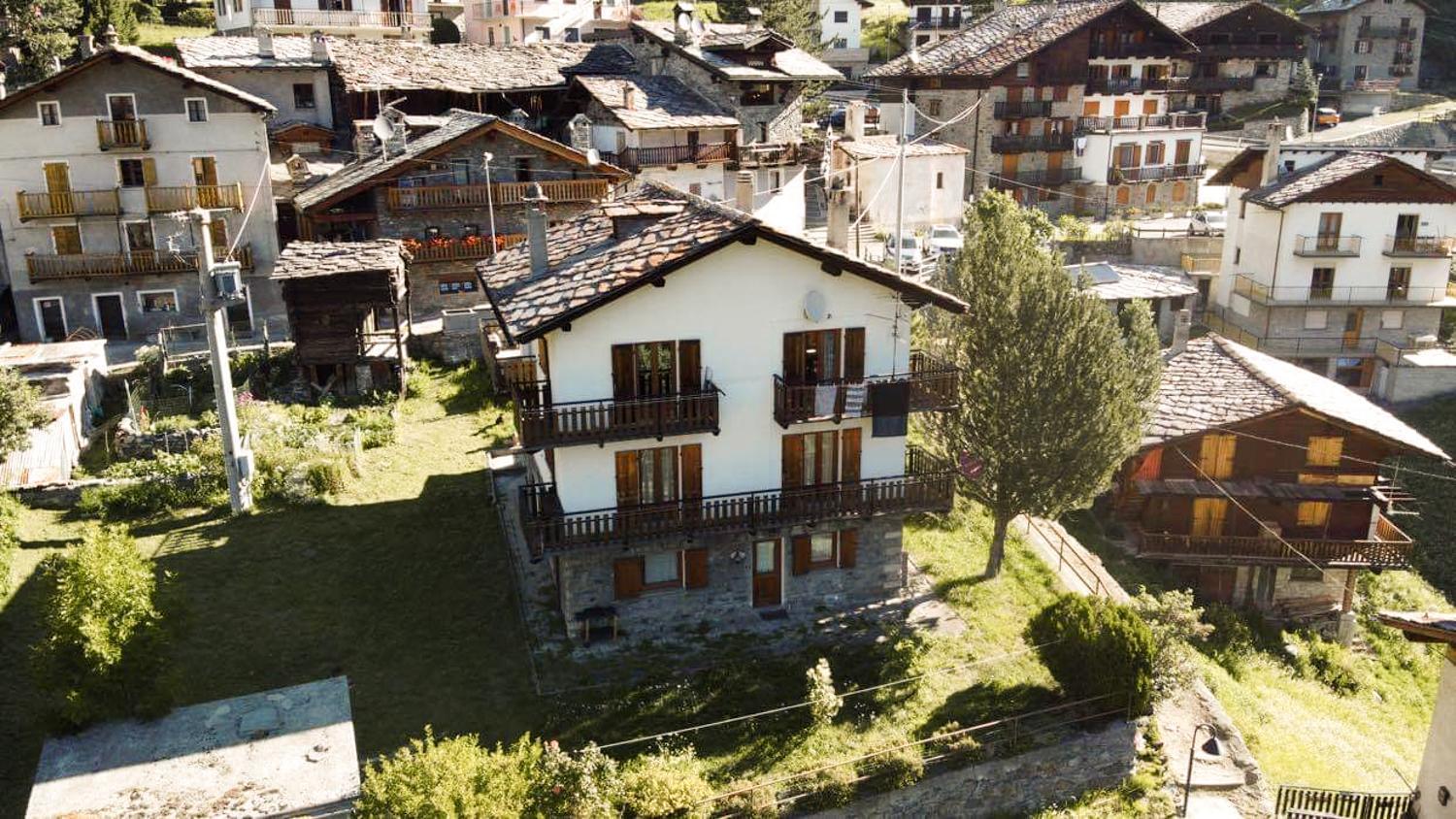 Relax & Sports -Cervinia- Maison Valtournenche Eksteriør bilde